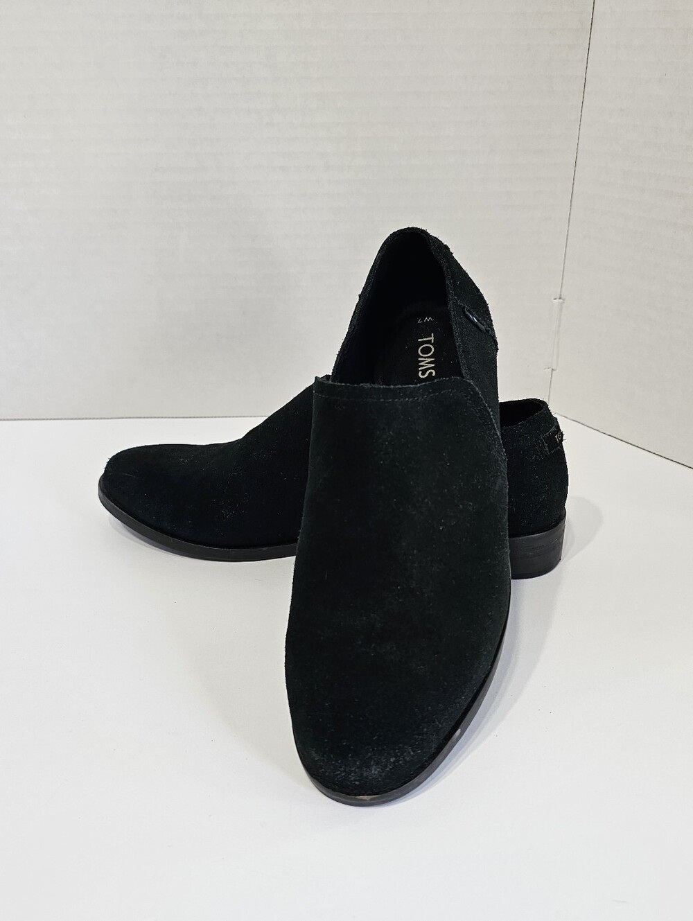 Womens Sz 7 Suede Toms Loafers